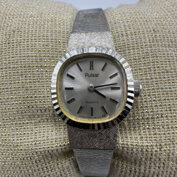 Vintage Pulsar Watch Women Silver Tone Fluted Bezel Safety Chain New Battery 6" - Picture 1 of 12